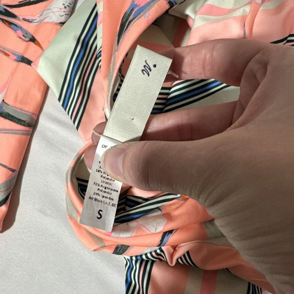 NEW MAAJI  [ Small ] Sky Surf Long‎ Sleeve One Piece Surf Swimsuit Coral U1722